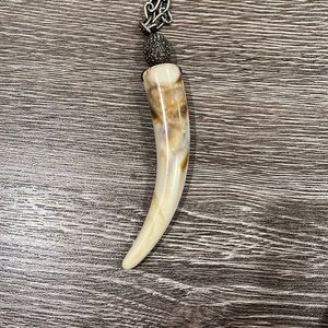 Horn necklace